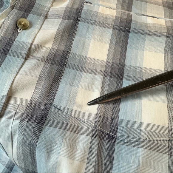 Travis Mathew Blue Gray Plaid Short Sleeve Button Up Shirt Men's Size L READ - Picture 11 of 13